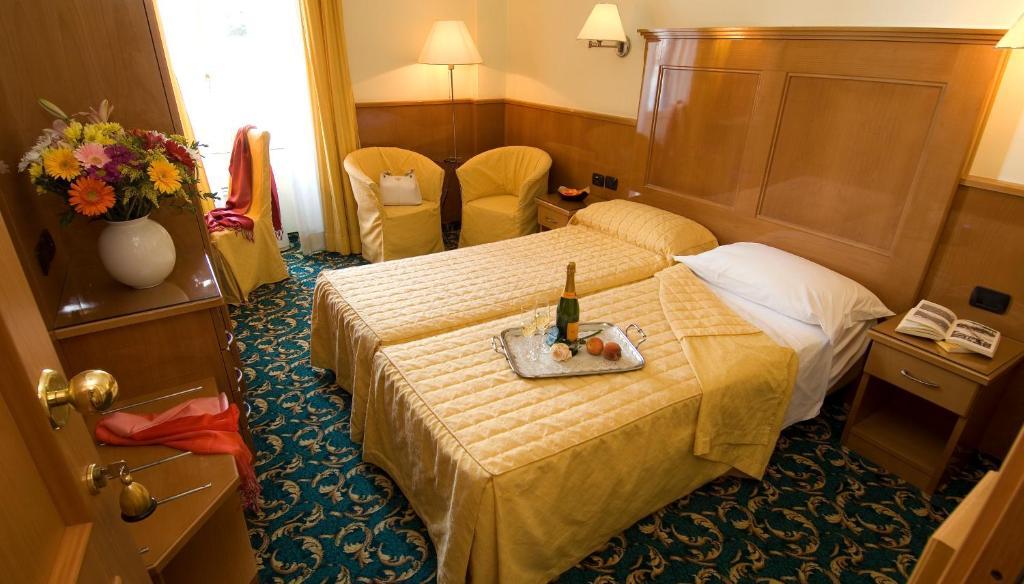 Hotel Cinque Giornate Milano Eksteriør billede